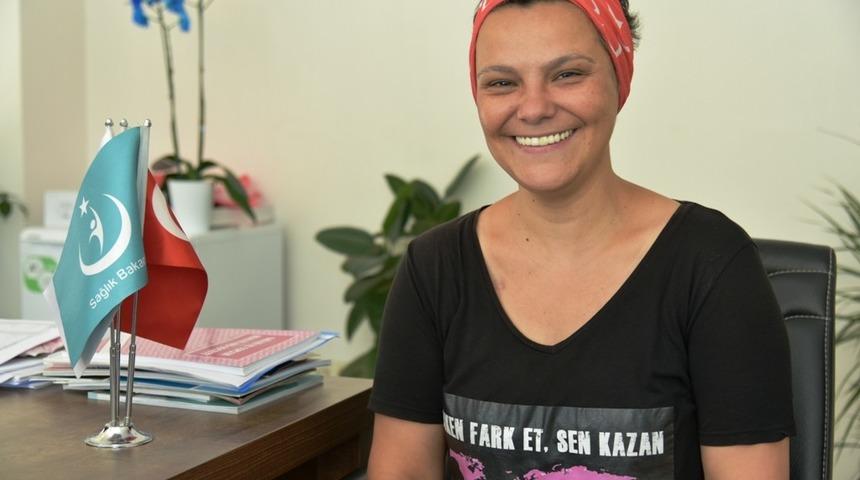 Meme kanserini yendi, kansere karşı farkındalık oluşturmak i&ccedil;in T&uuml;rkiye&rsquo;yi dolaşıyor