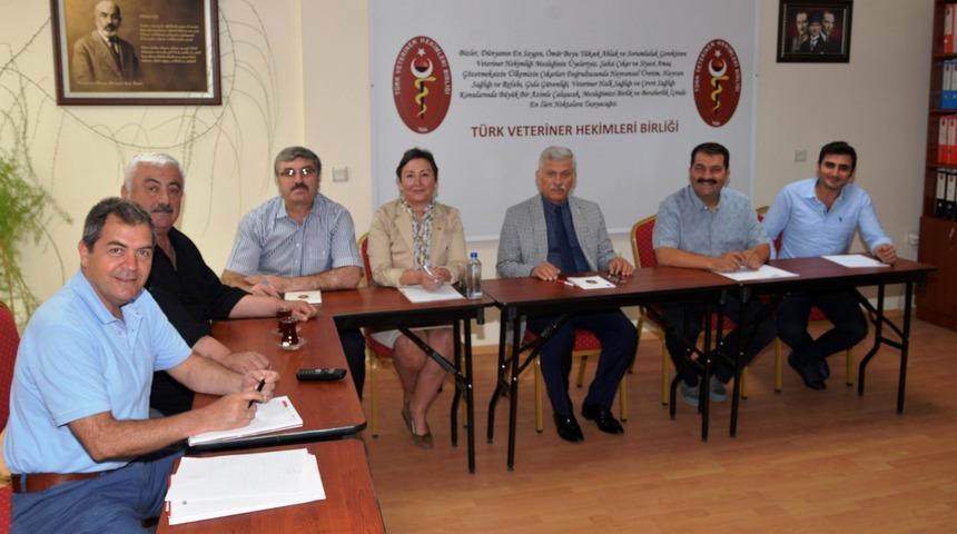 Veteriner hekimler, İzmir ve Gaziantep'te toplanıyor