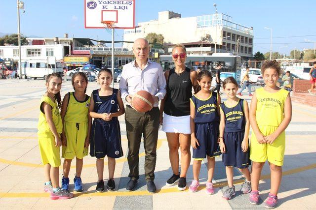 Samandağ’da tek pota basketbol turnuvası başladı