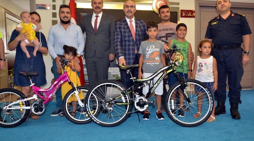 Trafik yarışmasında dereceye girdiler bisiklet kazandılar