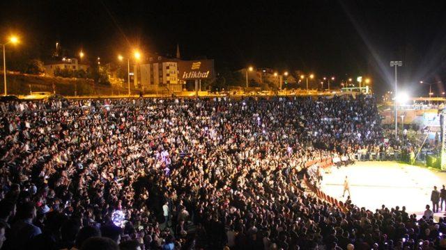 Bayburt’ta Tuğba Yurt ve Azerin fırtınası esti