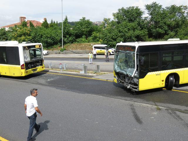 Ek fotoğraflar // Üsküdar'da metrobüs kazası