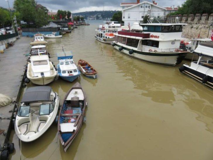 İstanbul Boğazı'nın rengi değişti G2