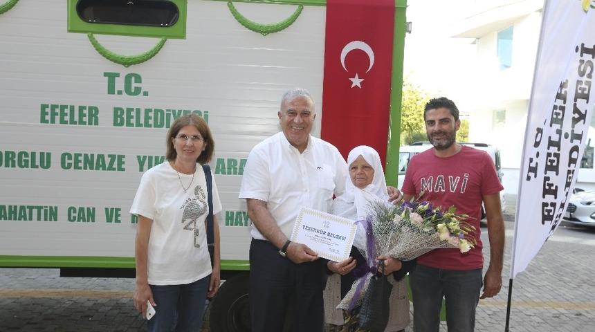 Hayırsever vatandaştan, Efeler Belediyesine ara&ccedil; bağışı