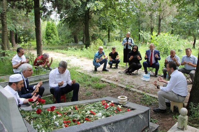 Güngörsün mezarı başında anıldı