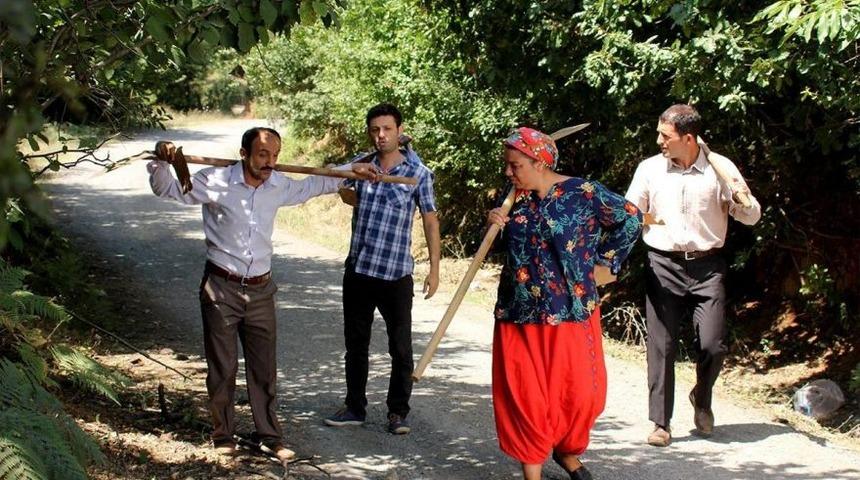 Dargın Kuzenler filminin konusu nedir? Dargın Kuzenler TV8’de!