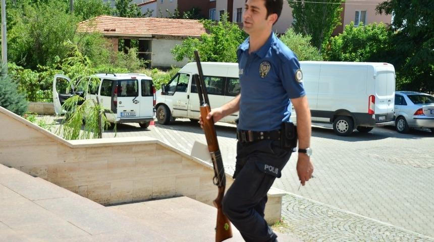 İskilip&rsquo;te polis aracına silahlı saldırı