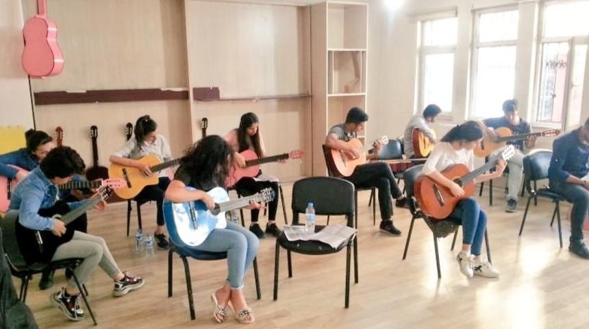 Belediye&rsquo;nin yaz kurslarına b&uuml;y&uuml;k ilgi