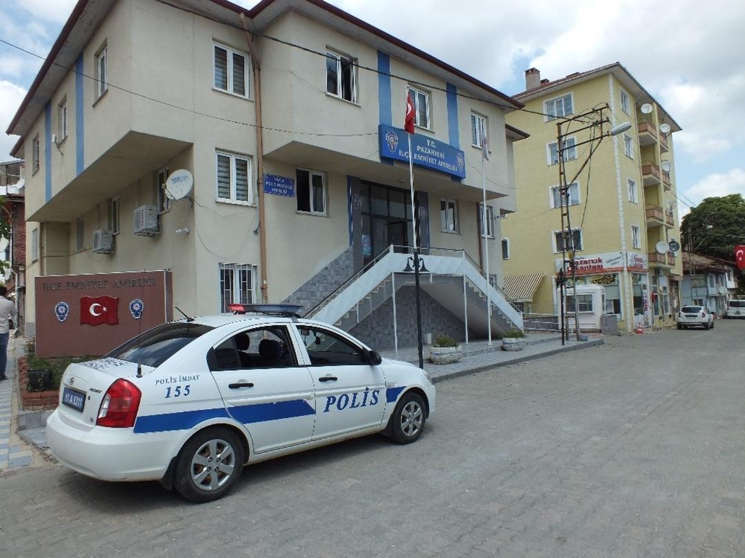 Pazaryeri&rsquo;nde s&uuml;r&uuml;c&uuml;lere sıkı denetim