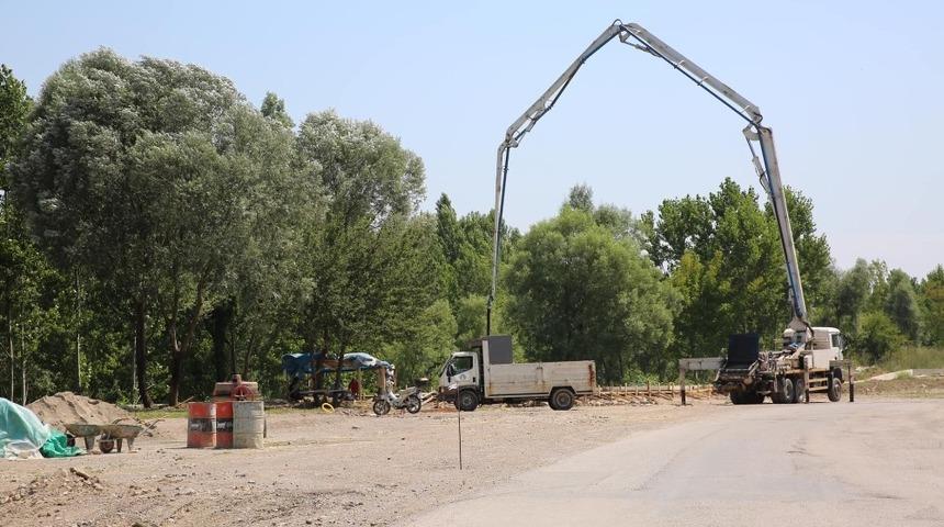 Spor alanları ve &ccedil;ocuk parkının &ccedil;alışmalarına başlandı