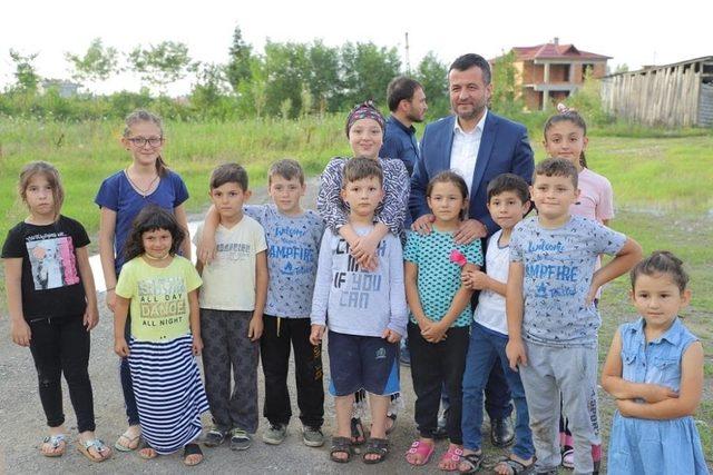 Başkan Doğan’a çocuklardan yoğun ilgi