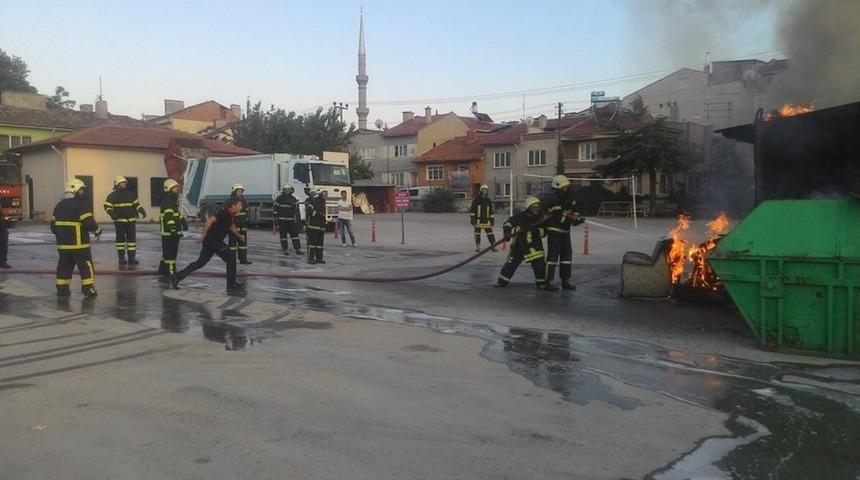 K&uuml;tahya Belediyesi, g&ouml;n&uuml;ll&uuml; itfaiyeciler yetiştiriyor