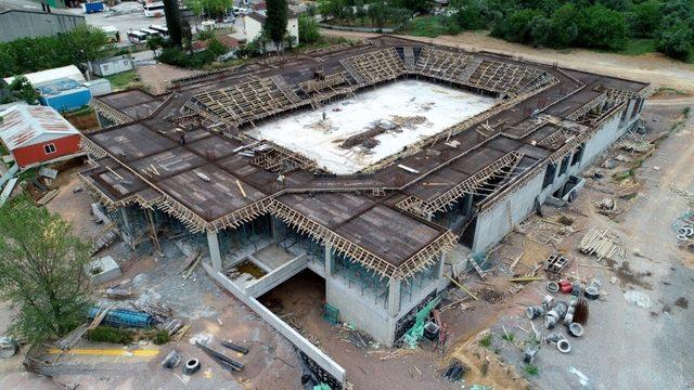 Darıca’nın yeni spor salonu yükseliyor