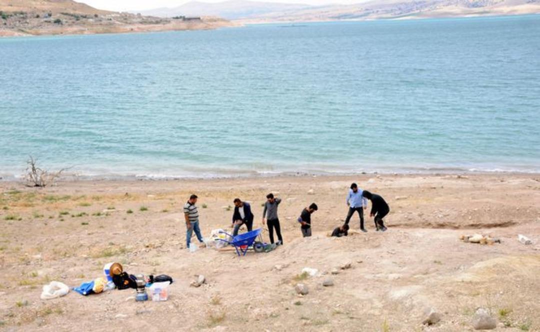 Kayseri'de baraj kıyısından 280 fosil &ccedil;ıktı