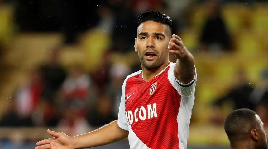 Türk Telekom Stadı'nda 'Taraftar çıldırdı, Falcao'yu istiyor' sesleri