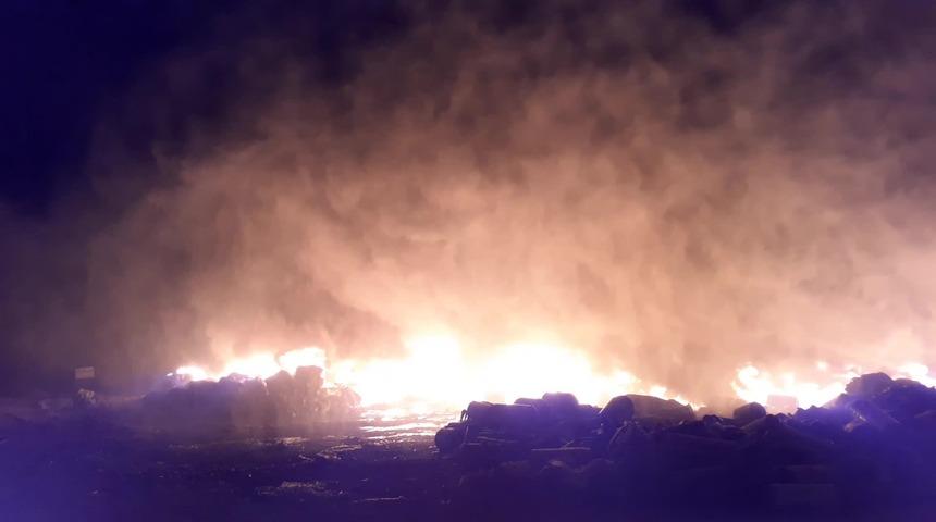 Gaziantep'te geri dönüşüm deposunda yangın