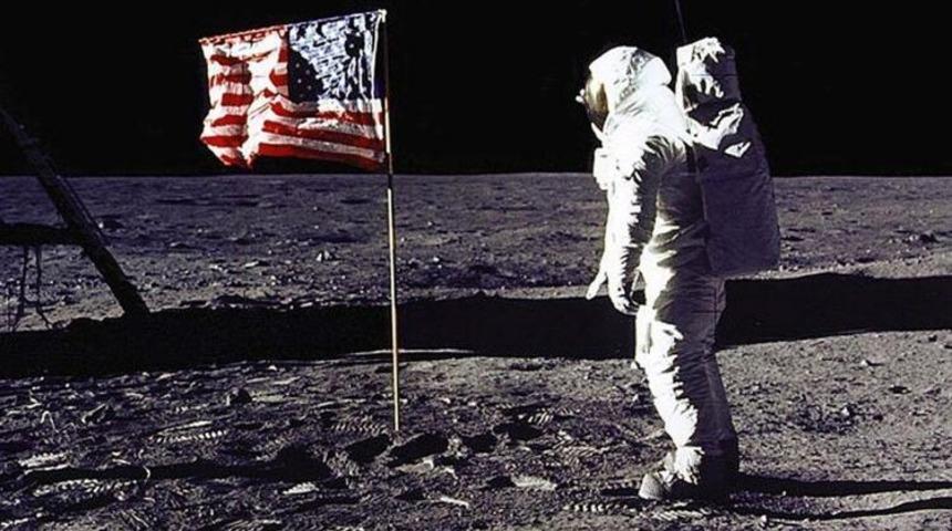 Gizli anlaşma ortaya &ccedil;ıktı! Neil Armstrong'un ailesine 6 milyon dolar tazminat &ouml;demişler!