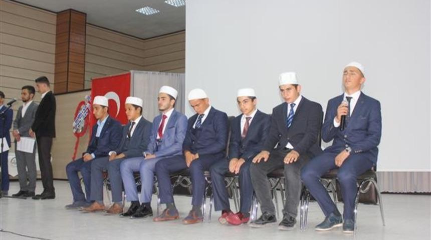 Erzincan’da öğrencilerden Kur’an-ı Kerim tilaveti