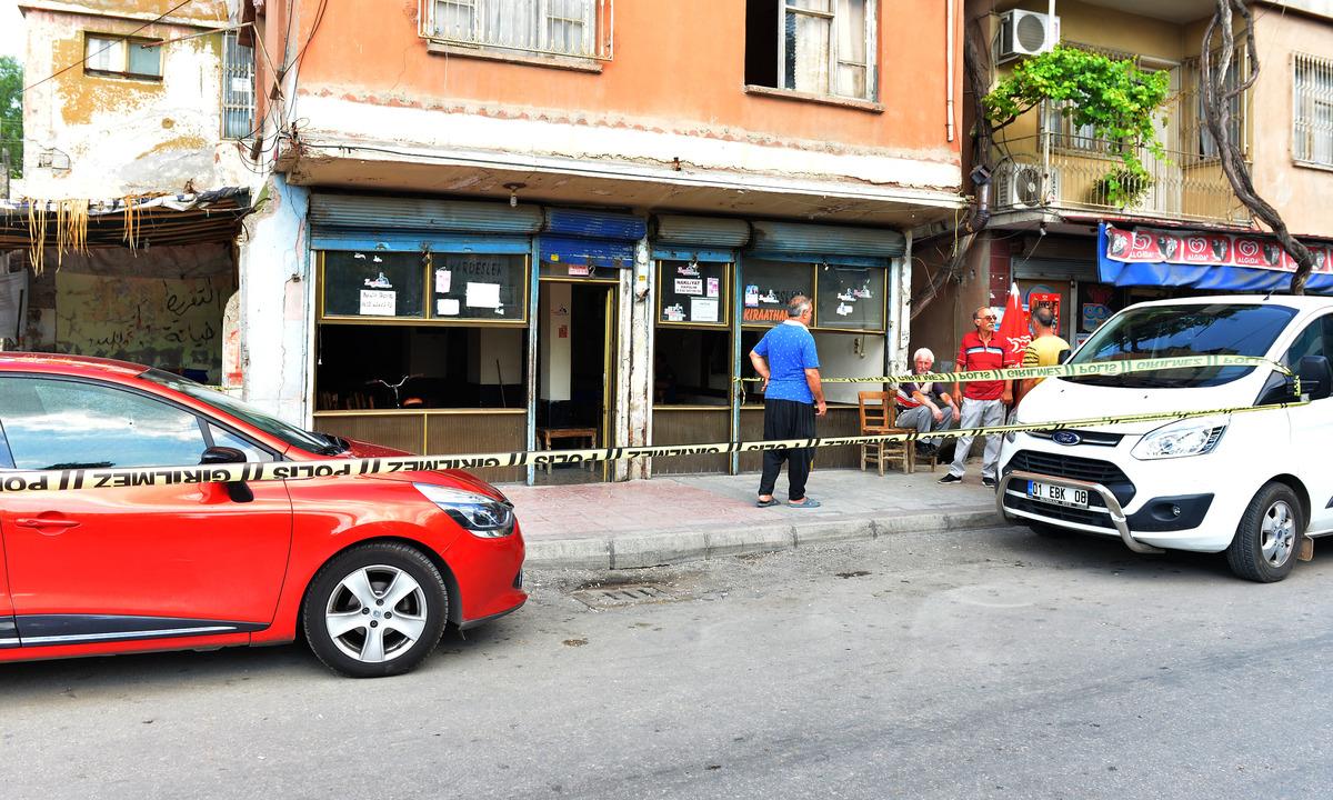 Adana'da kahveye silahlı saldırı! Yaralılar var