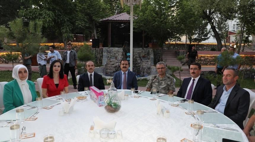 Bayburt&rsquo;a vali olarak atanan Epcim onuruna veda yemeği