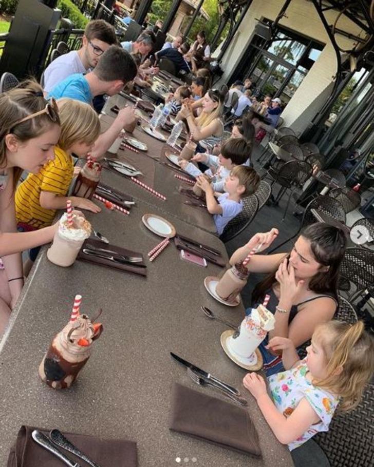 En kalabalık ailenin tek dileği: 'Bir an önce okullar açılsın!' G3