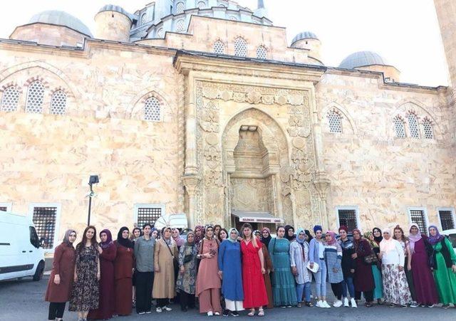 Bağlarlı kursiyer kadınlar Karadeniz turu yaptı