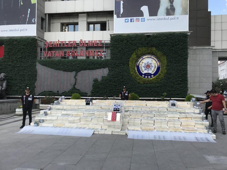 Tarihi operasyonda ele geçirilen 271 milyon dolar sergilendi G1