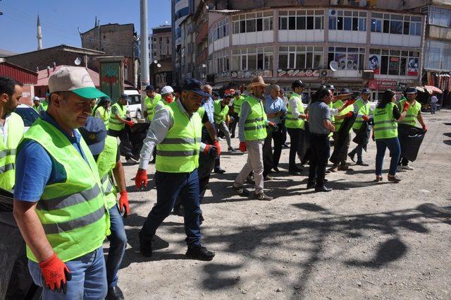 Yüksekova Belediyesinden temizlik kampanyası