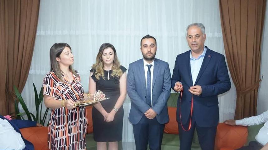 Başkan Yaman, genç çiftin mutluluğuna ortak oldu