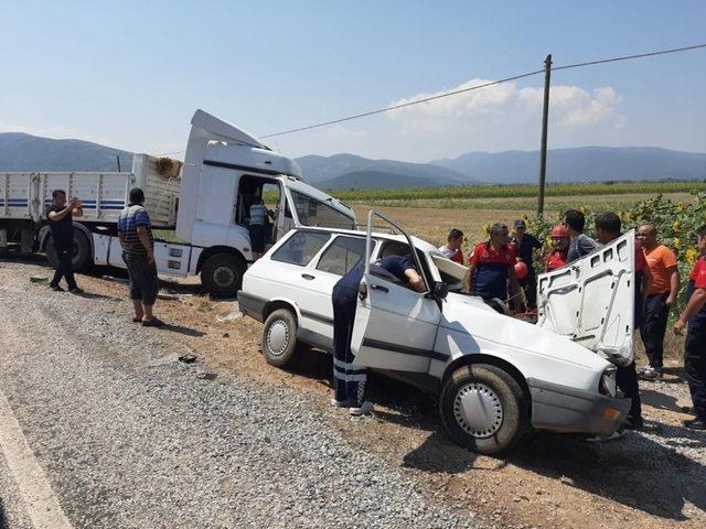 Denizli’de tır ile otomobil çarpıştı: 2 ölü