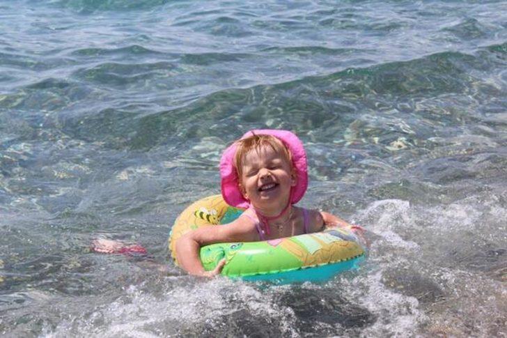 Turistler Konyaaltı'na akın etti G1