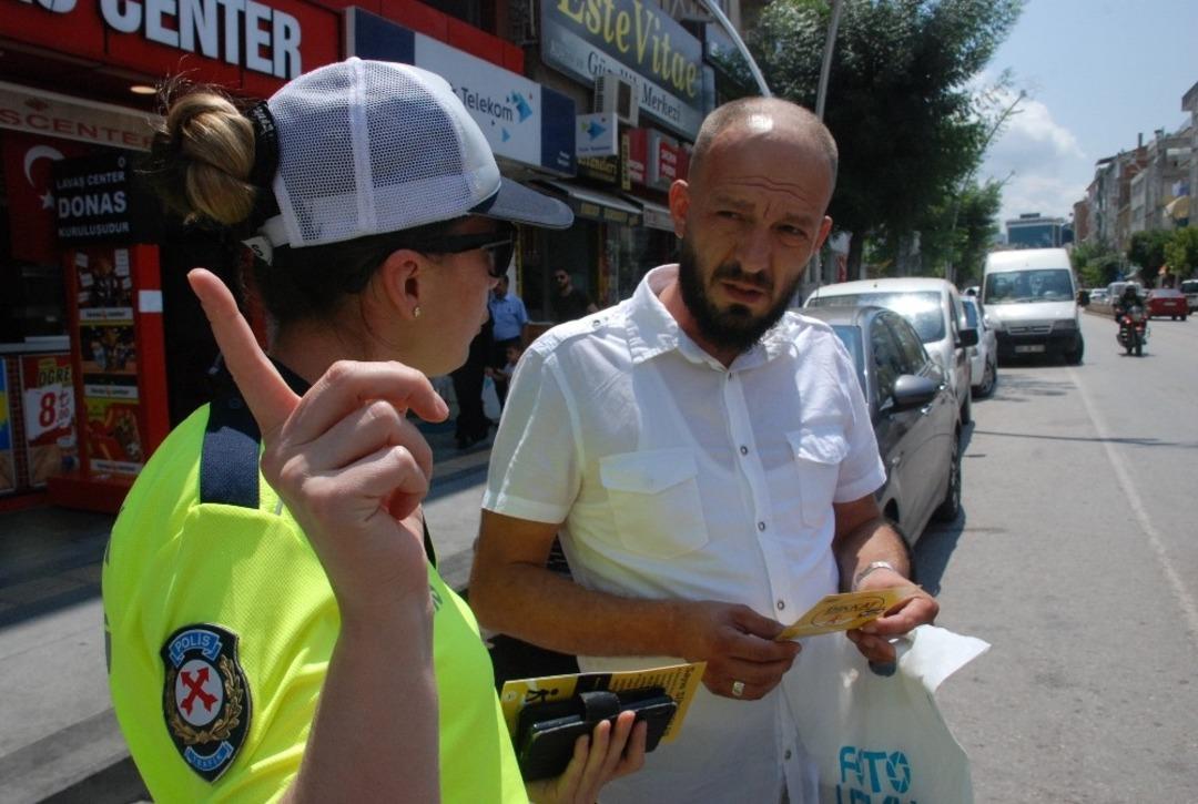 &Uuml;st ge&ccedil;idin altından ge&ccedil;enlere uyarı