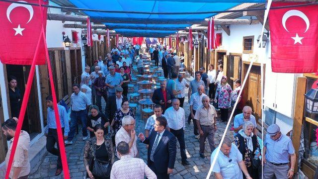 Bu çarşıdaki tüm esnaf kadın