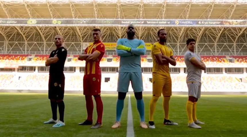 Yeni Malatyaspor, kayısılı forma tanıtımı yaptı