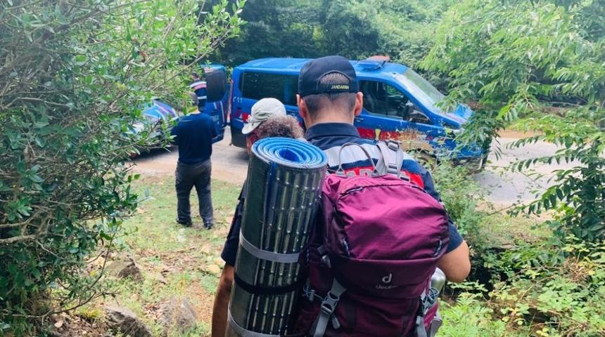 Ormanda kaybolan &ccedil;ifti jandarma kurtardı