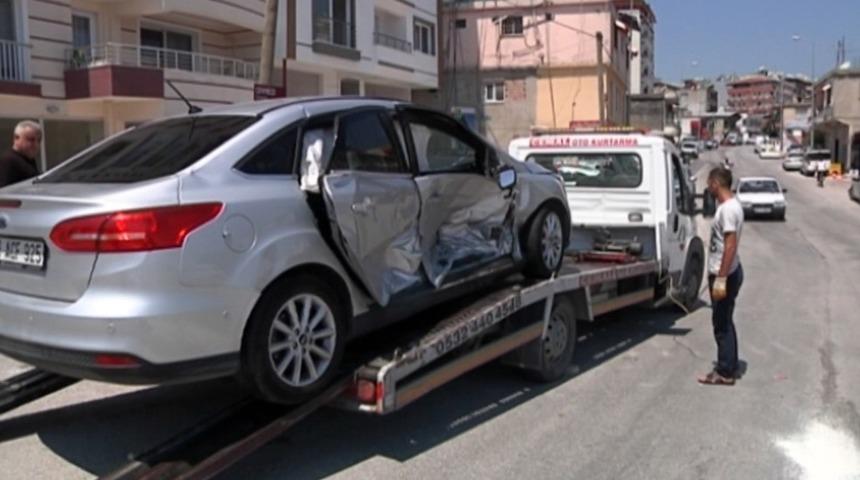 Hatay&rsquo;da maddi hasarlı trafik kazası