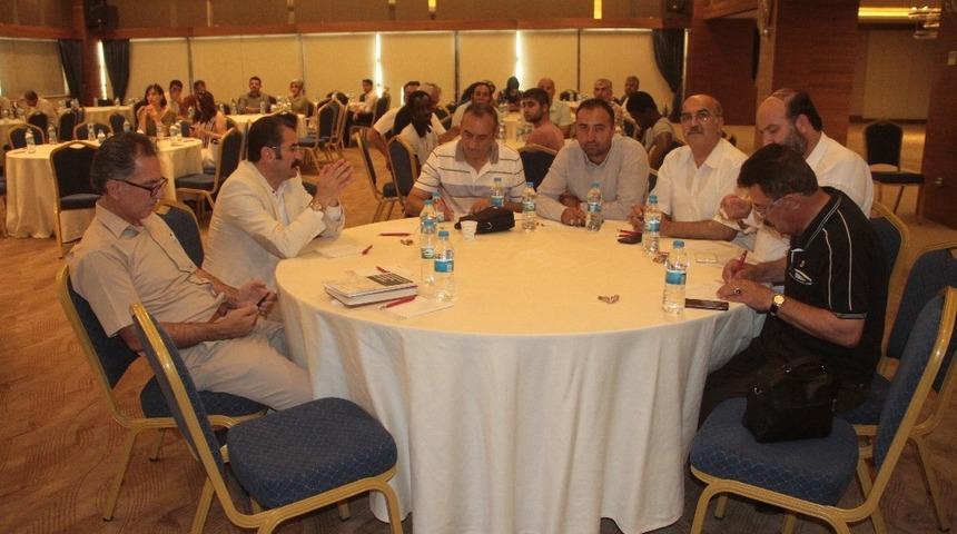 Elazığ’da mülteci sorunları ele alındı