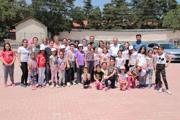 Başkan Akkaya Genç KOMEK Yaz Okullarını ziyaret etti G1