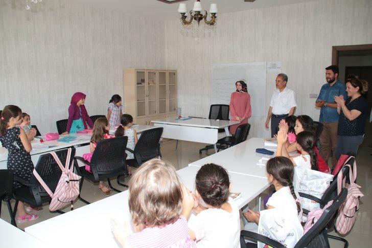 Başkan Akkaya Genç KOMEK Yaz Okullarını ziyaret etti G4