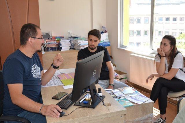 Yunusemre Gençlik Merkezinden üniversite öğrencilerine danışmanlık hizmeti