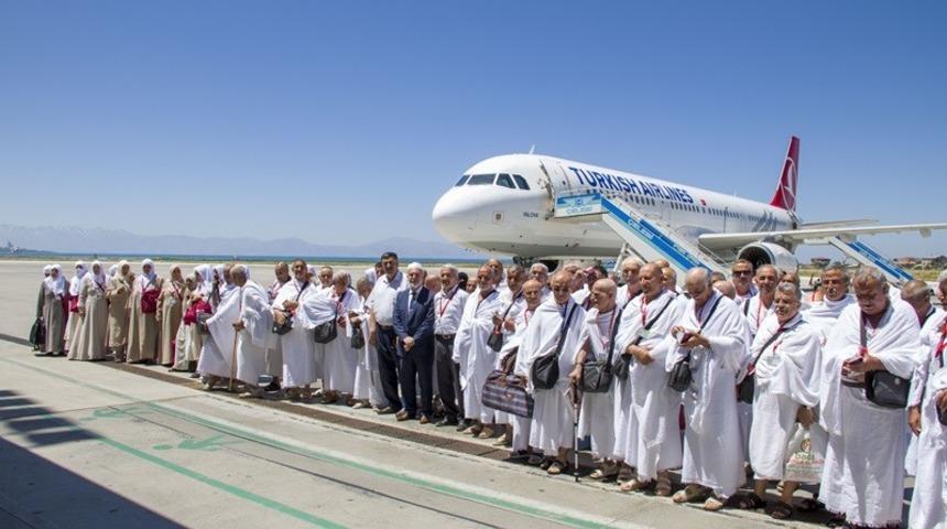 Van’dan ilk hac kafilesi yola çıktı