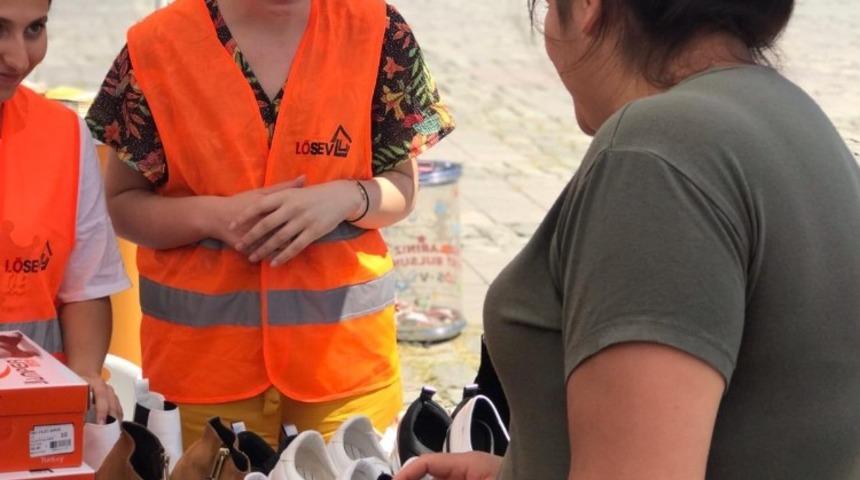 ’LÖSEV İyilikler Tırı’ İzmirli ailelerle buluştu