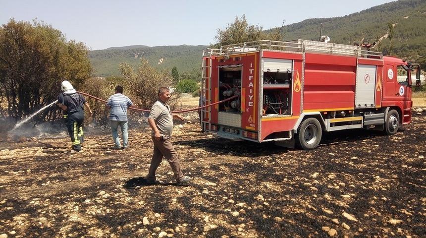 Kaş’ta çıkan anız yangını korkuttu