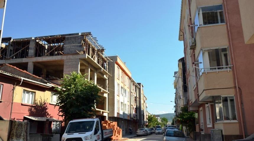 İnşaattan düşen işçi ağır yaralandı