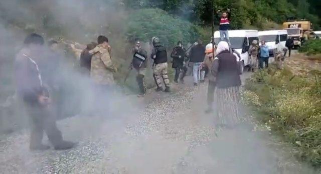 Gümüşhane’de köylüler ile jandarma arasında yayla yolu gerginliği