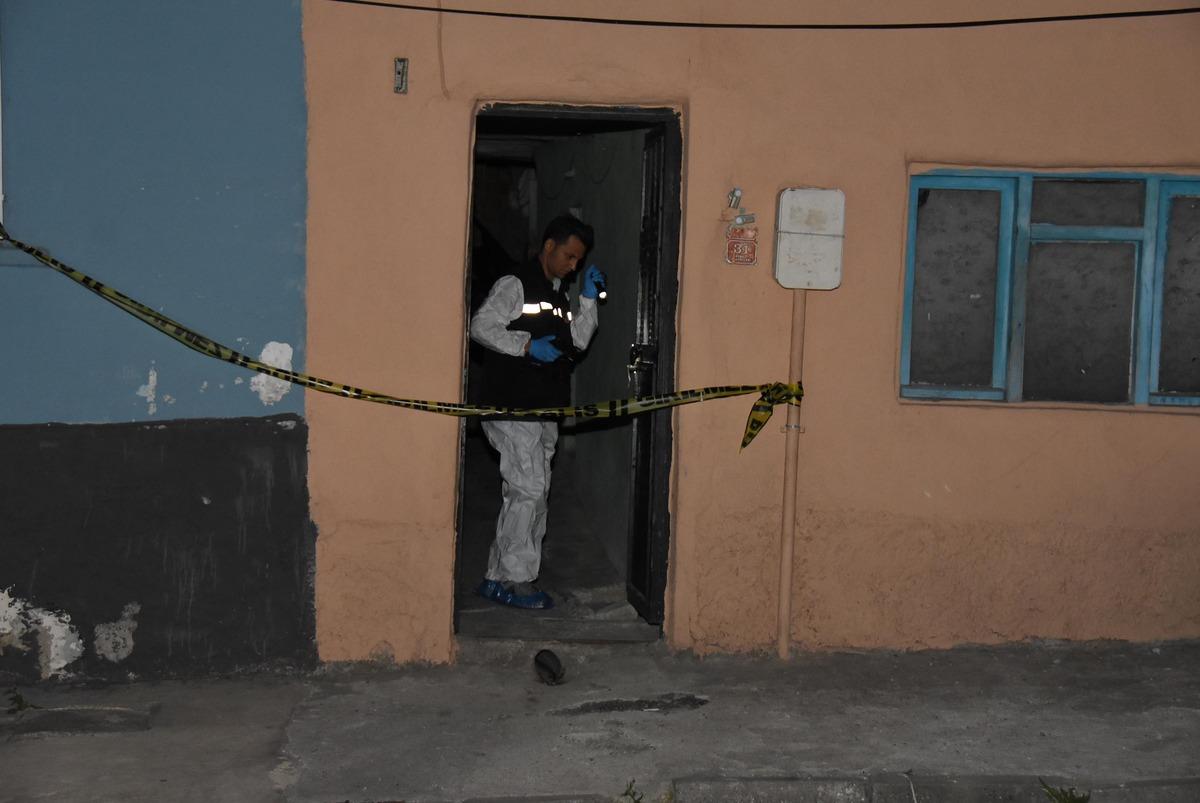 Eskişehir&rsquo;de kan donduran cinayet! Cesedini par&ccedil;alara ayırıp valizlere koydu