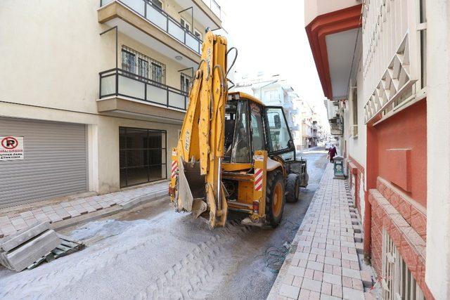 Hasanefendi Mahallesi’nde yol çalışmalarına hız verildi