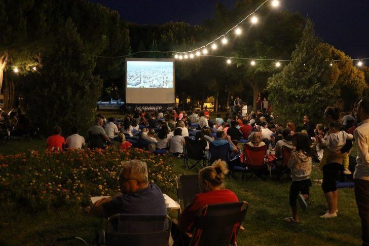 Akhisar Gölet’te açık hava sinema geceleri bir başka güzel G4