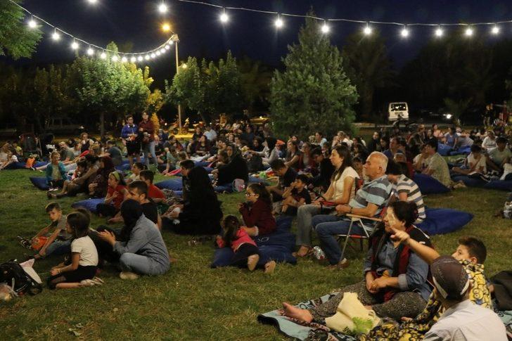 Akhisar Gölet’te açık hava sinema geceleri bir başka güzel G5