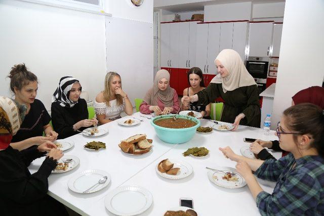 Bosna Hersekli öğrenciler bat yapmayı öğrendi